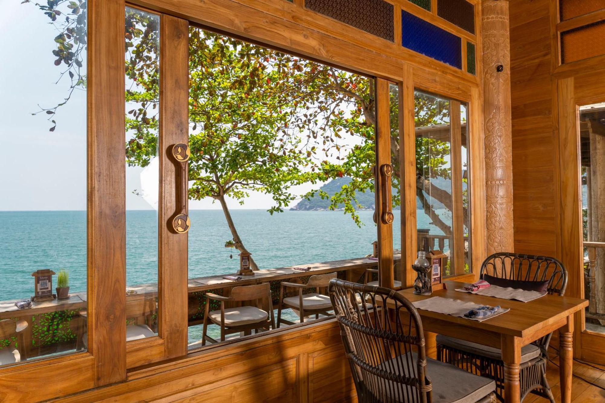 Santhiya Koh Phangan Resort And Spa 외부 사진 Interior of the restaurant